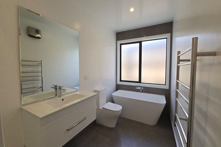 Photo of property in 98 Jack Hanley Drive, Jacks Point, Queenstown, 9371