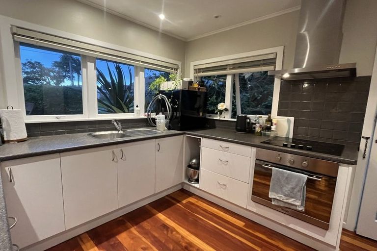 Photo of property in 1/13 Otakau Road, Milford, Auckland, 0620