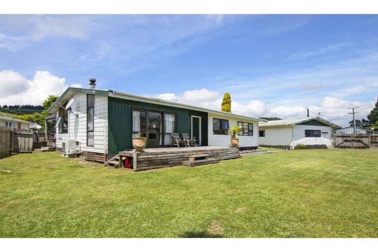 Photo of property in 10 Jordan Street, Hikurangi, 0114