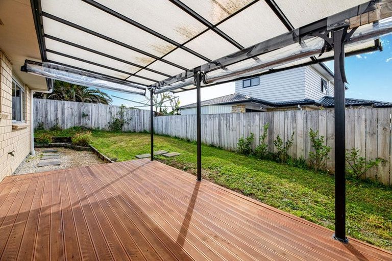 Photo of property in 110a Royal Road, Massey, Auckland, 0614