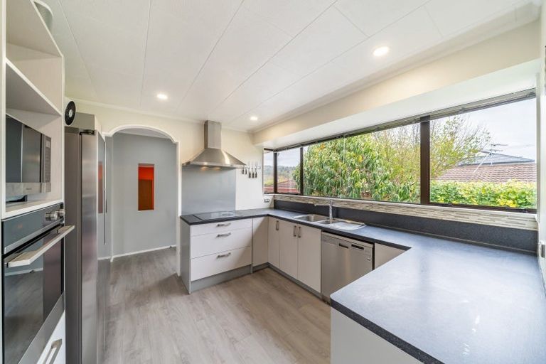 Photo of property in 32 Clearwater Terrace, Brown Owl, Upper Hutt, 5018