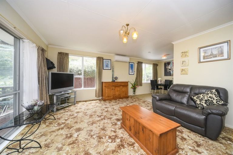 Photo of property in 5 Hillcrest Drive, Kelvin Grove, Palmerston North, 4414