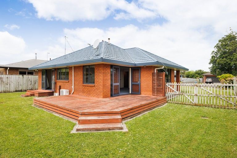 Photo of property in 38 Parnell Heights Drive, Kelvin Grove, Palmerston North, 4414