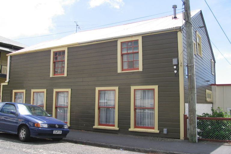 Photo of property in 3 Queen Street, Mount Victoria, Wellington, 6011