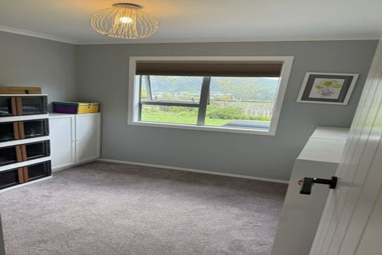 Photo of property in 4 Tedder Way, Karori, Wellington, 6012