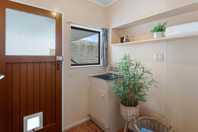 Photo of property in 10 Renata Road, Otaki, 5512