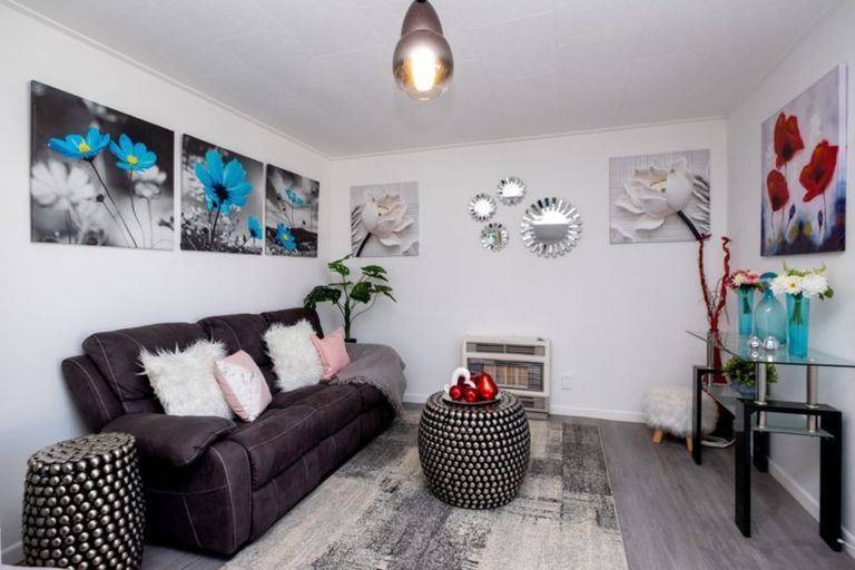 Photo of property in 3 Preston Street, Eltham, 4322