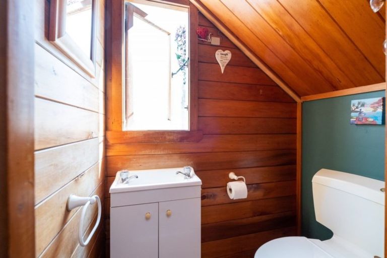 Photo of property in 21 Coleman Terrace, Bluff Hill, Napier, 4110