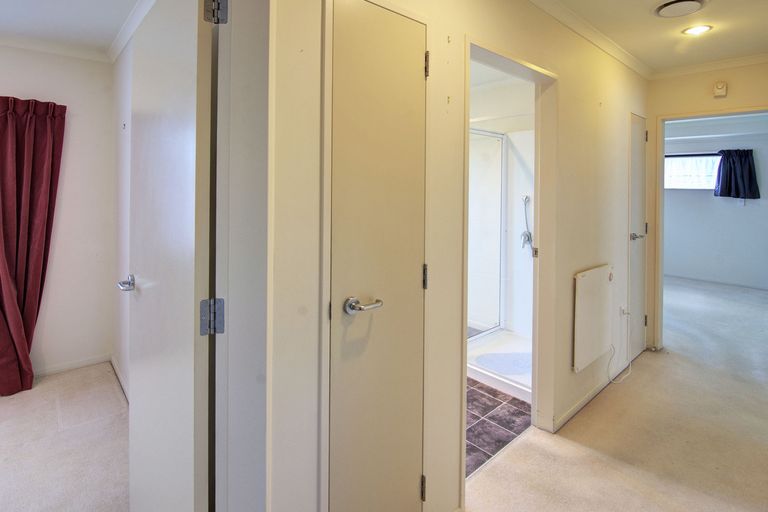 Photo of property in Holdsworth Villas, 4/2 William Donald Drive, Solway, Masterton, 5810