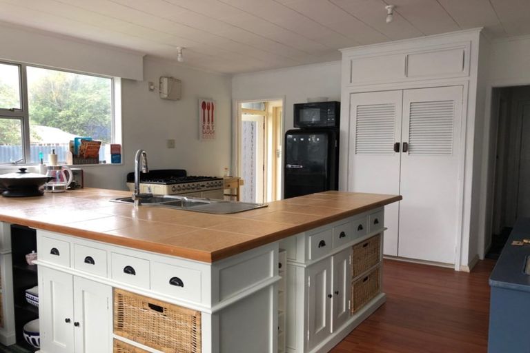 Photo of property in 82 Moana Street, Otaki Beach, Otaki, 5512