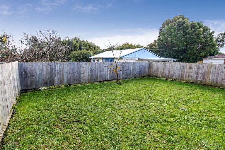 Photo of property in 22 Kingdale Road, Henderson, Auckland, 0610