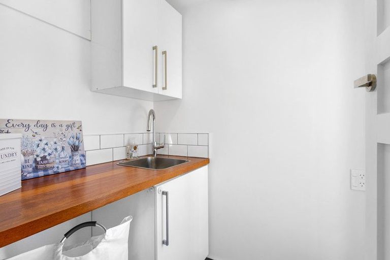 Photo of property in 130 Saint Martins Road, Saint Martins, Christchurch, 8022