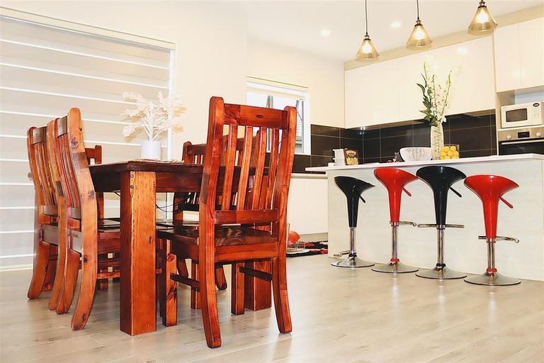 Photo of property in 6 Te Aramanu Crescent, Papakura, 2110