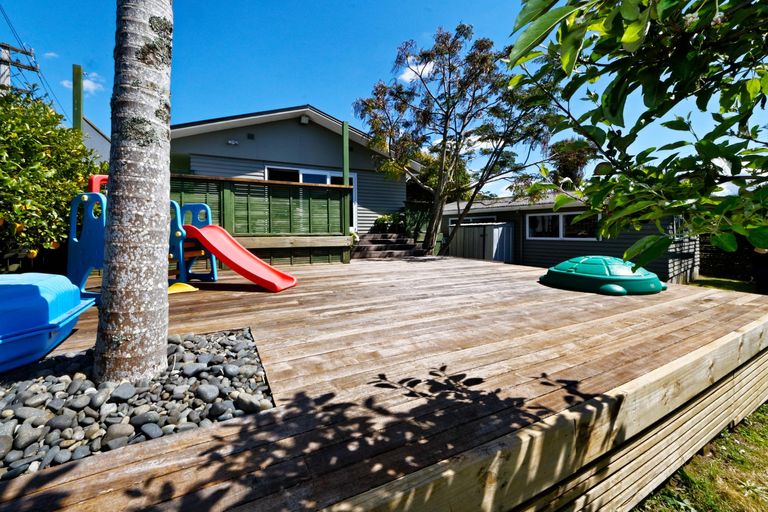 Photo of property in 145 Tirimoana Road, Te Atatu South, Auckland, 0602