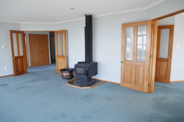 Photo of property in 1/98 Moncks Spur Road, Redcliffs, Christchurch, 8081