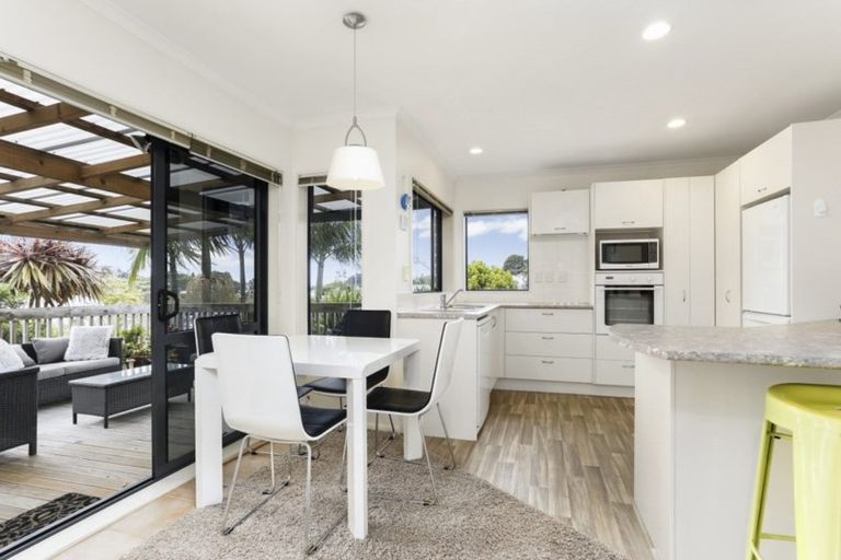 Photo of property in 31 Elan Place, Stanmore Bay, Whangaparaoa, 0932
