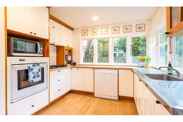 Photo of property in 128 Stapletons Road, Richmond, Christchurch, 8013