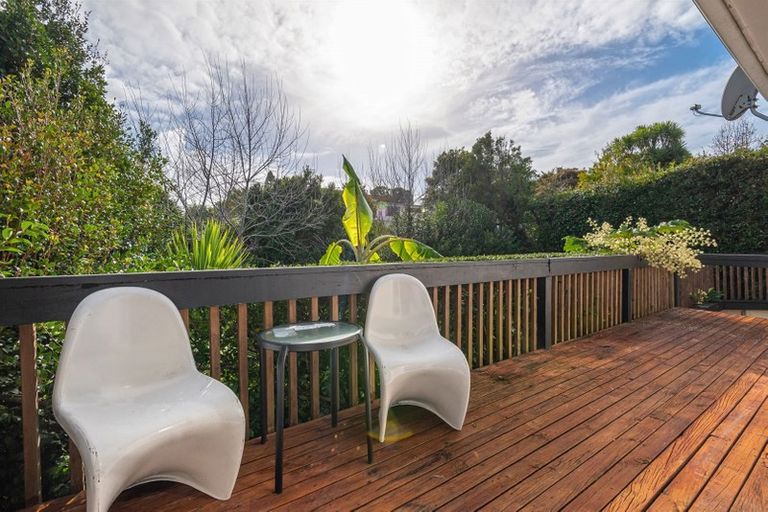 Photo of property in 1/23a Cliff Road, Torbay, Auckland, 0630