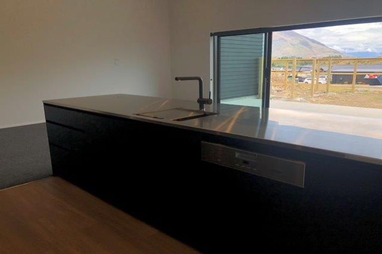 Photo of property in 10 Muster Road, Jacks Point, 9371