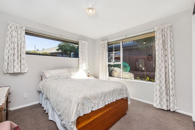 Photo of property in 5a Westgrove Avenue, Avonhead, Christchurch, 8042