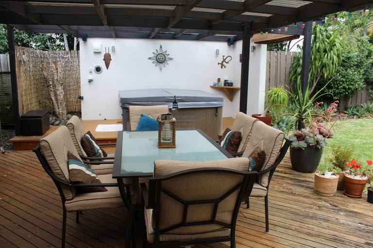 Photo of property in 61a Howe Street, Howick, Auckland, 2014