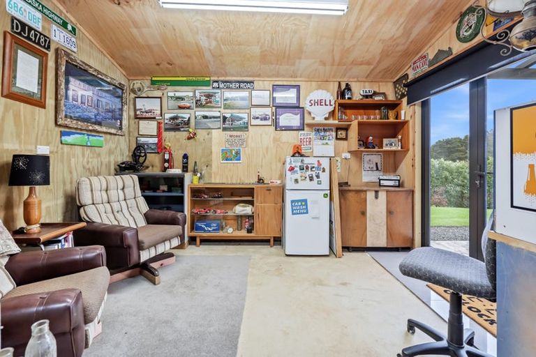 Photo of property in 2 Forest View Road, Te Kamo, Kamo, 0185