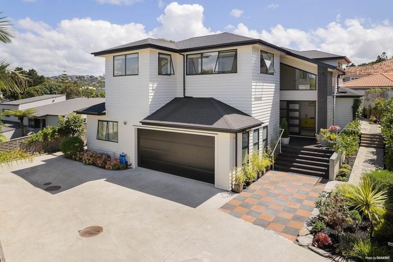 Photo of property in 492 Beach Road, Murrays Bay, Auckland, 0630
