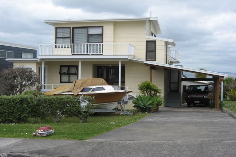 Photo of property in 1439 Whangaparaoa Road, Army Bay, Whangaparaoa, 0930