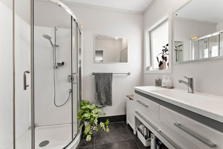 Photo of property in 10 Allender Drive, Torbay, Auckland, 0630