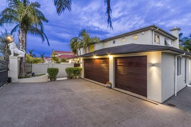 Photo of property in 11 Mistral Place, West Harbour, Auckland, 0618