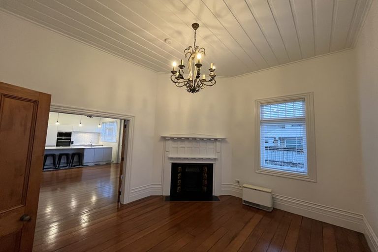 Photo of property in 77 Hine Street, New Plymouth, 4310
