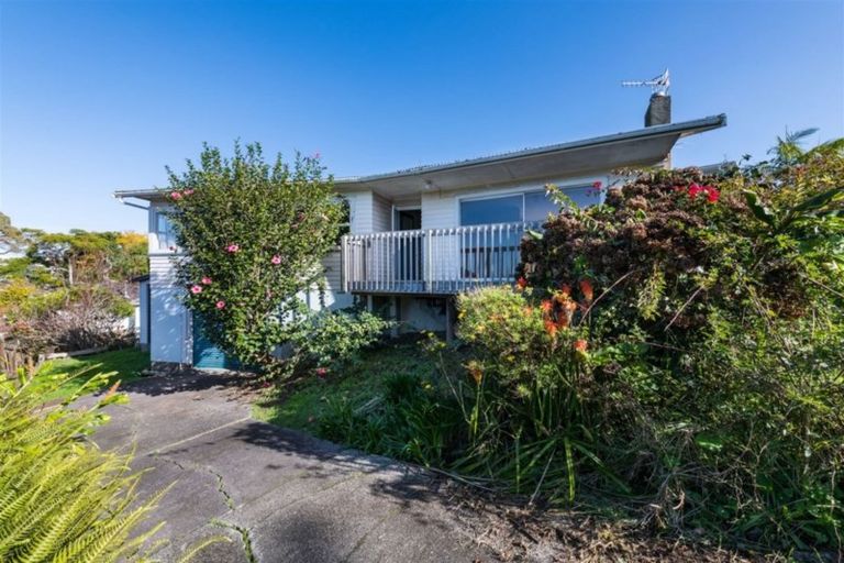 Photo of property in 15 Camelot Place, Glenfield, Auckland, 0629