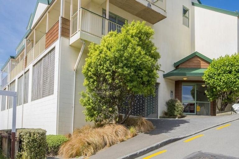 Photo of property in 25/8 Girton Terrace, Mount Cook, Wellington, 6021