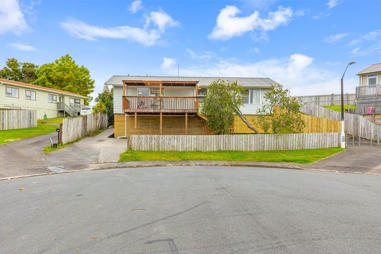 Photo of property in 20 Reinga Place, Massey, Auckland, 0614