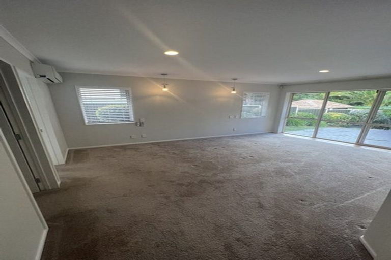 Photo of property in 36 Kinleith Way, Albany, Auckland, 0632