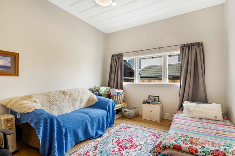 Photo of property in 11 Carow Street, Palmerston North, 4410