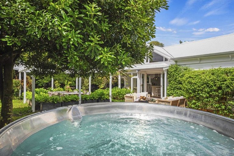 Photo of property in 49b Roland Road, Greenhithe, Auckland, 0632