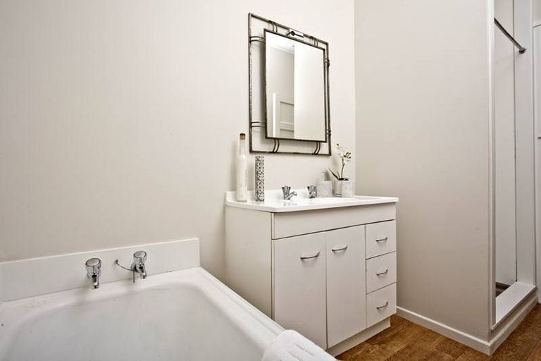 Photo of property in 25 Esmonde Road, Takapuna, Auckland, 0622