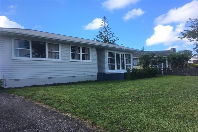 Photo of property in 13 Tairere Crescent, Rosehill, Papakura, 2113