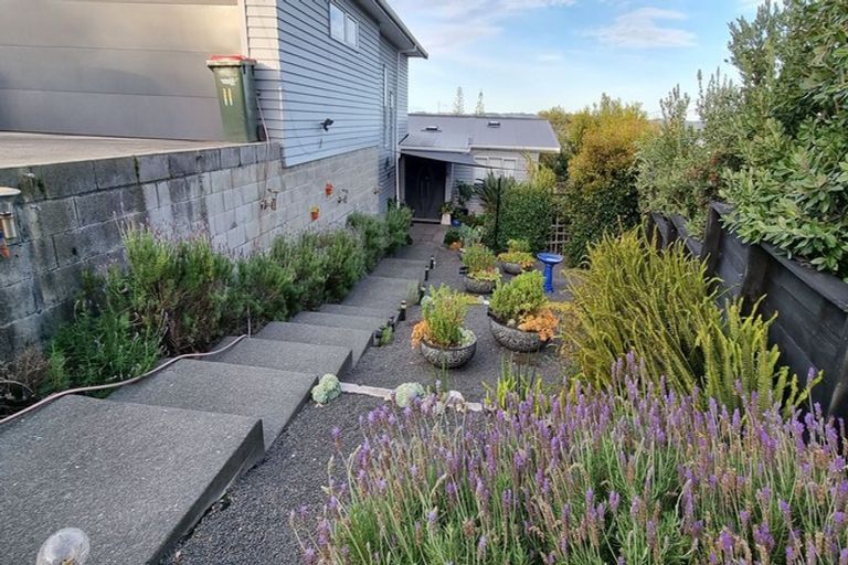 Photo of property in 11 Fenton Terrace, Cockle Bay, Auckland, 2014