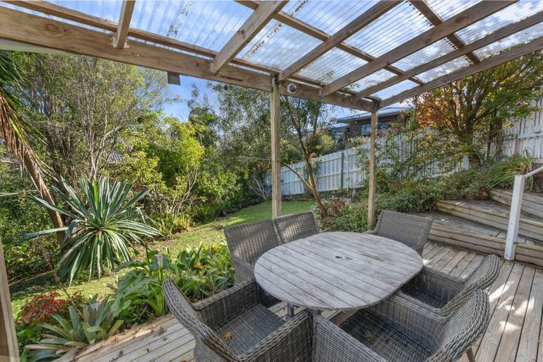 Photo of property in 1/59 Rawene Road, Birkenhead, Auckland, 0626