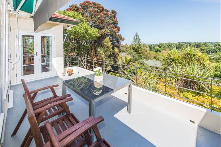 Photo of property in 27 Mount View Road, Bastia Hill, Whanganui, 4500