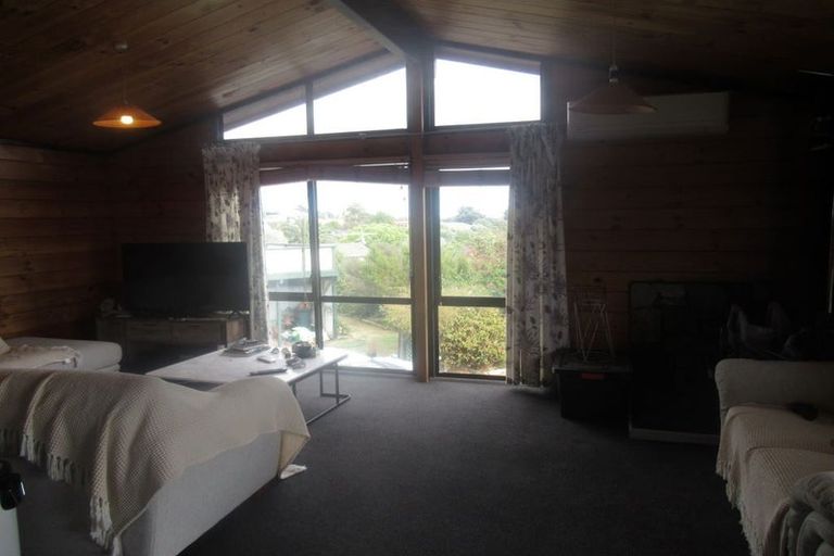 Photo of property in 21 Weggery Drive, Waikanae Beach, Waikanae, 5036