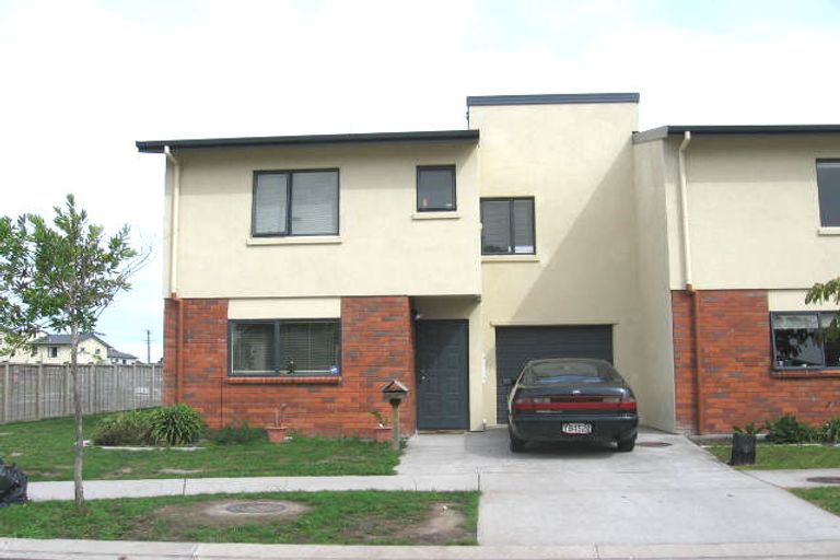 Photo of property in 13 Gina Avenue, Ranui, Auckland, 0612
