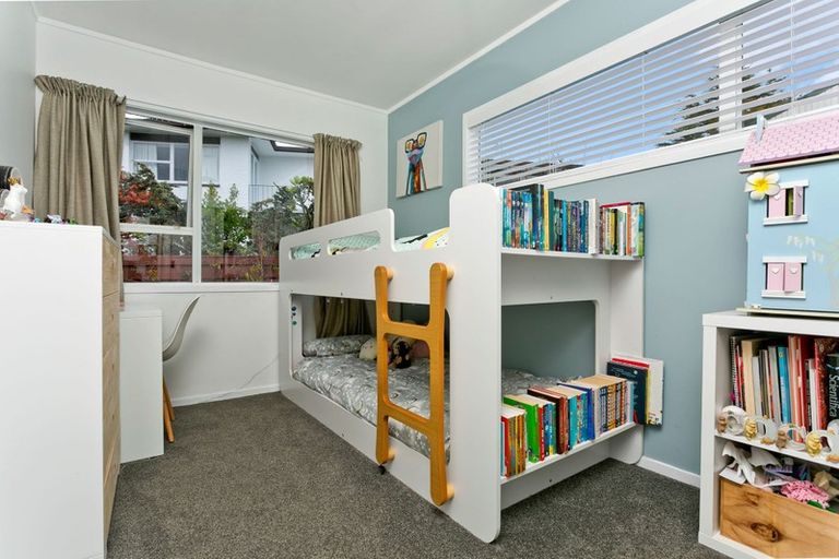Photo of property in 1/2 Hume Drive, Hillcrest, Auckland, 0627