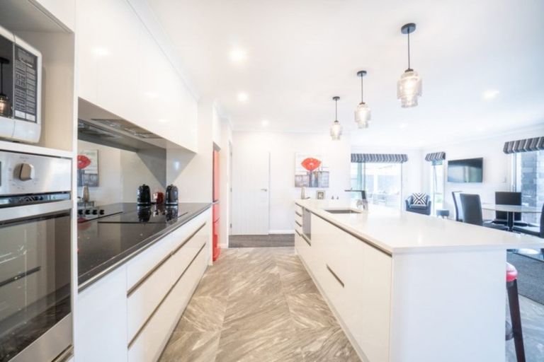 Photo of property in 3 Freedom Drive, Kelvin Grove, Palmerston North, 4414