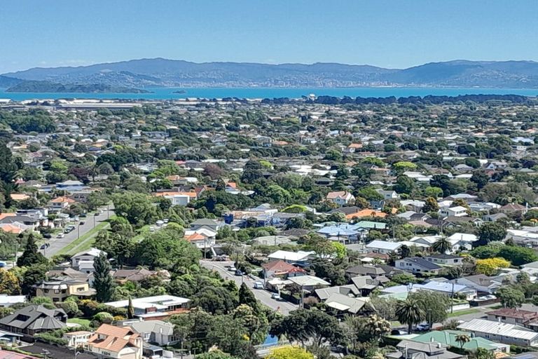 Photo of property in 32a Woodvale Grove, Fairfield, Lower Hutt, 5011