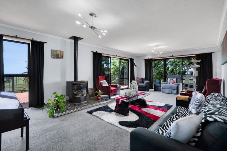 Photo of property in 2 Waireka Road, Omata, New Plymouth, 4374