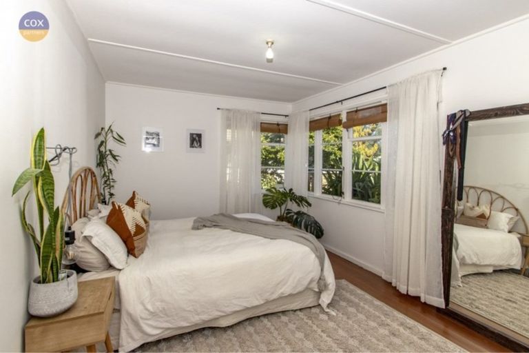 Photo of property in 10 Barton Avenue, Marewa, Napier, 4110