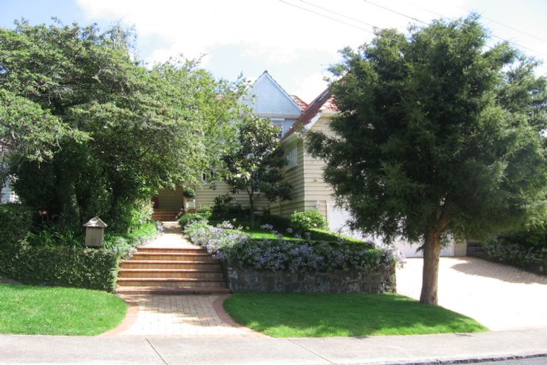 Photo of property in 11 Korau Road, Greenlane, Auckland, 1051